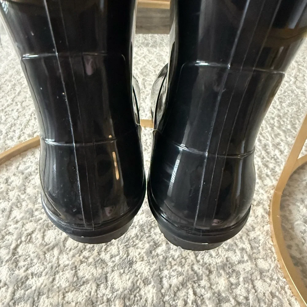 UGG WOMEN'S SHAYE RAIN BOOTS - ROUND TOE, SHEEP/LAMB FUR LINED, 7 US